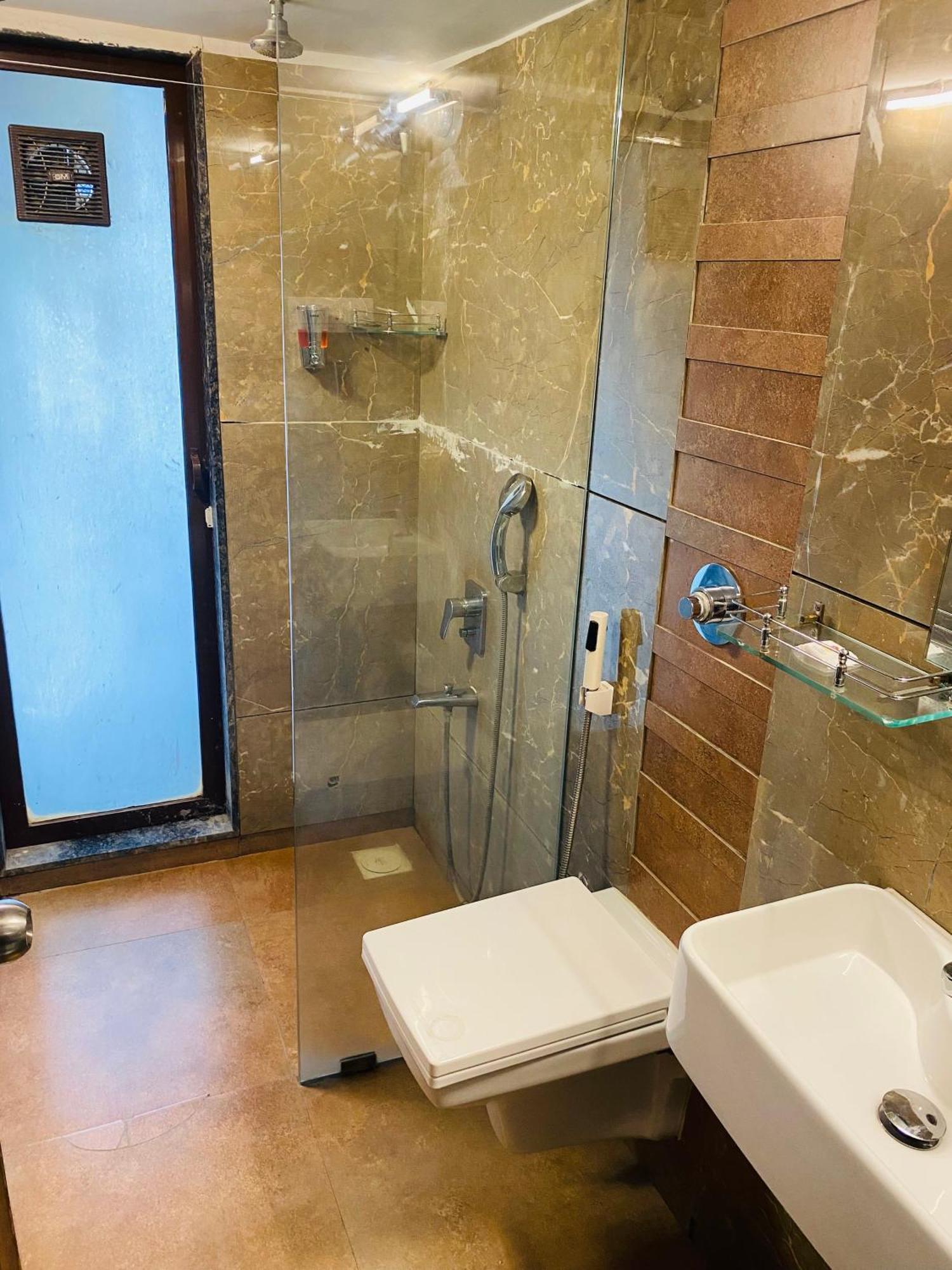 Mumbai House Luxury Apartments Santacruz East, Mumbai Exteriör bild