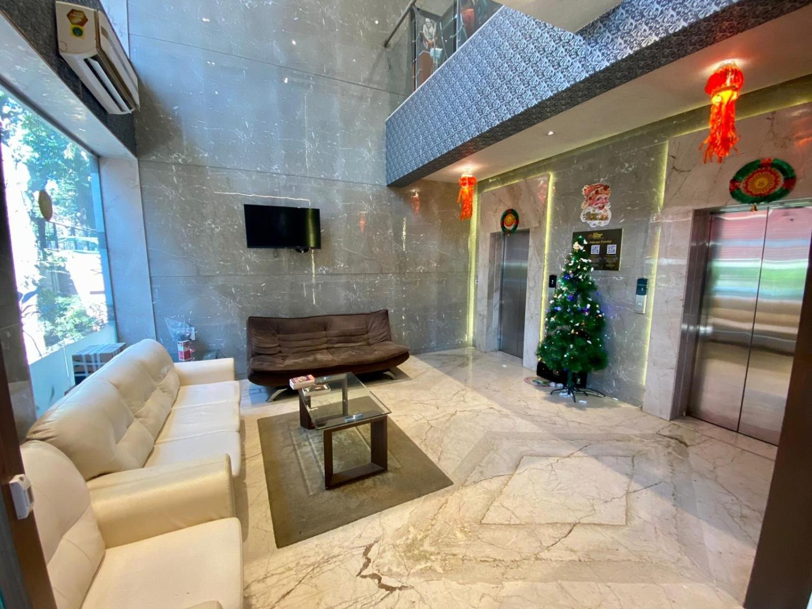 Mumbai House Luxury Apartments Santacruz East, Mumbai Exteriör bild