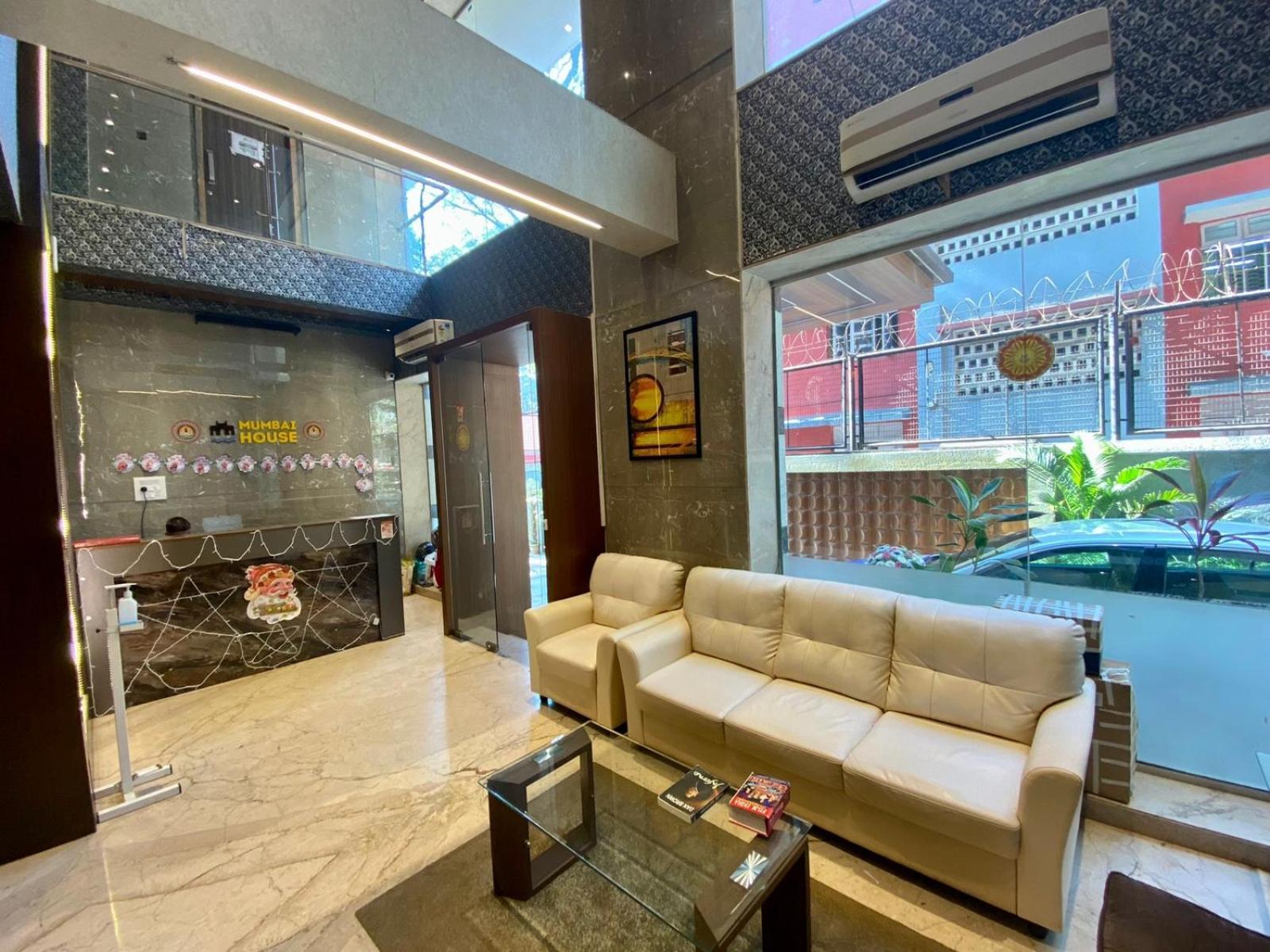 Mumbai House Luxury Apartments Santacruz East, Mumbai Exteriör bild
