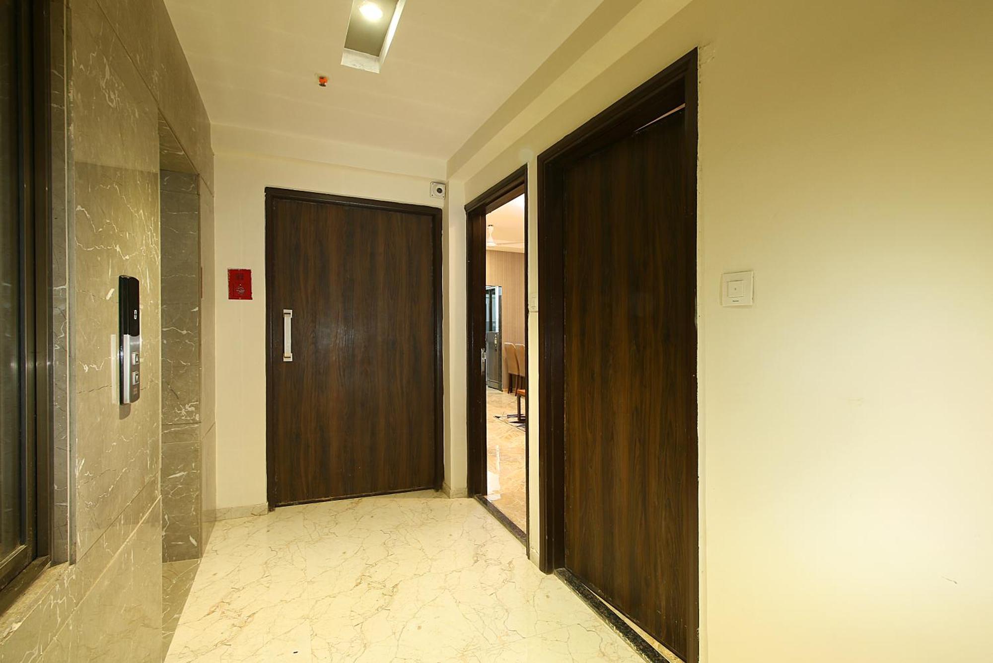 Mumbai House Luxury Apartments Santacruz East, Mumbai Exteriör bild
