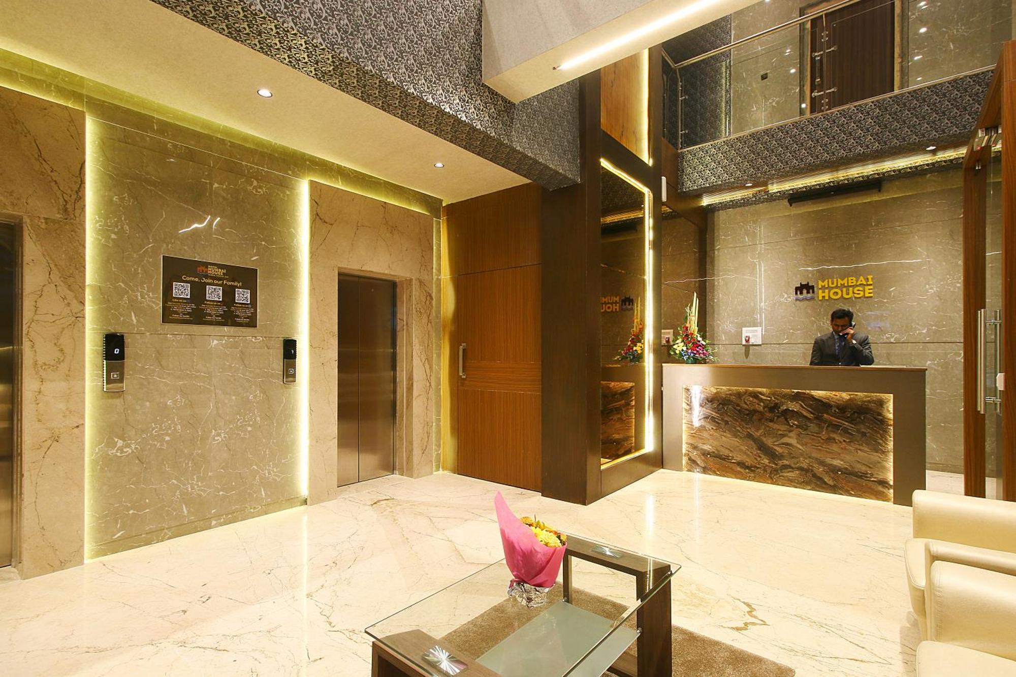 Mumbai House Luxury Apartments Santacruz East, Mumbai Exteriör bild
