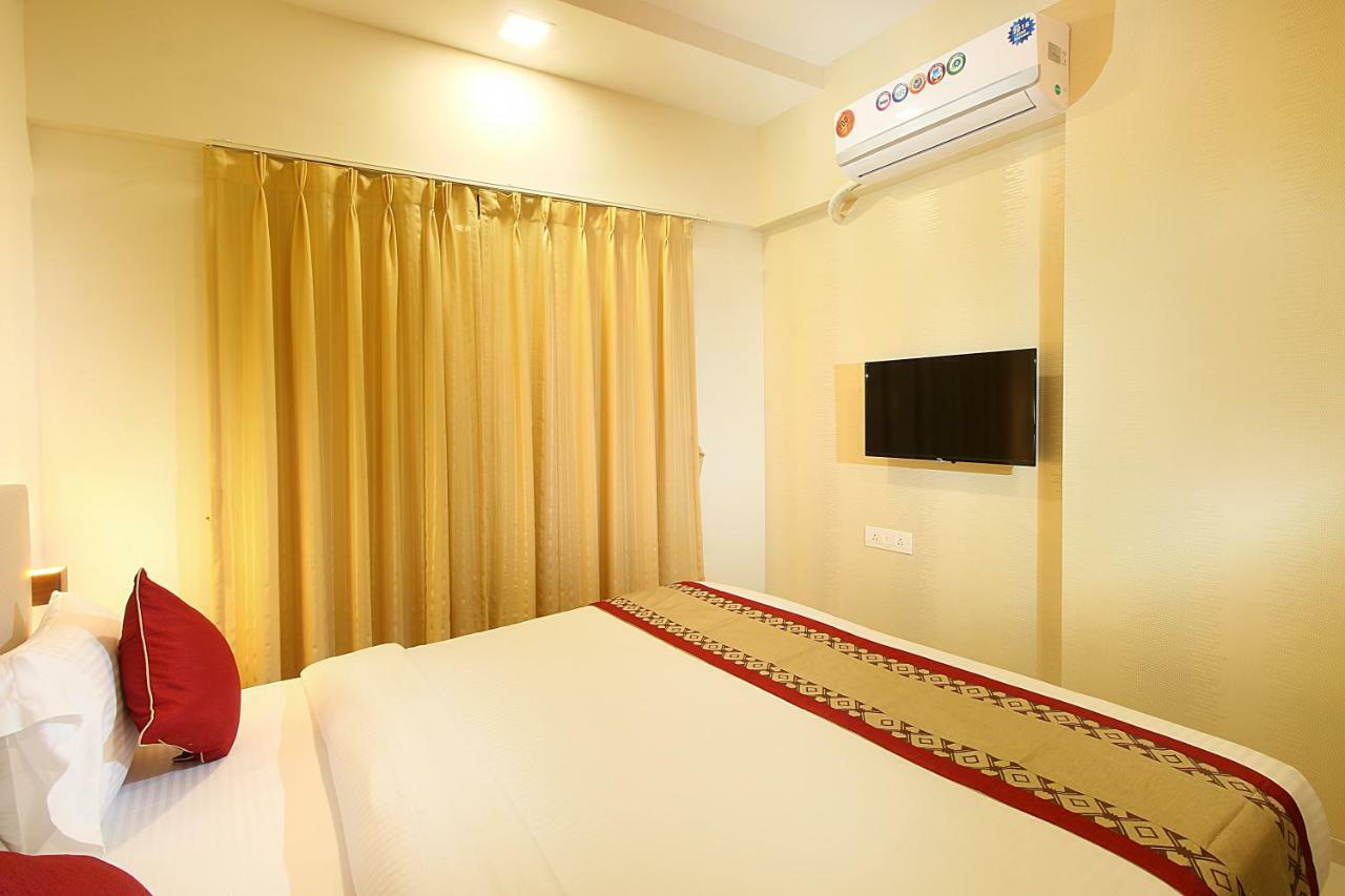 Mumbai House Luxury Apartments Santacruz East, Mumbai Exteriör bild